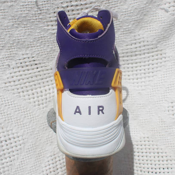 Nike Air Flight Huarache Lakers Size 9.5 705005-101 - Picture 7 of 10